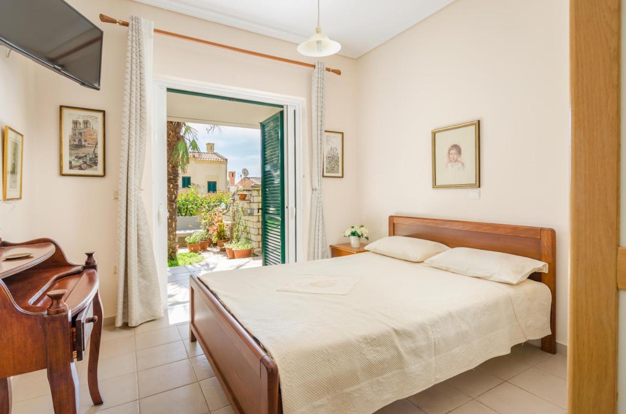 Villa Aliki Barbati Exteriör bild